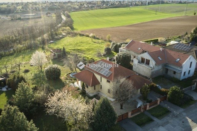 Eladó családi ház, Nagykozáron 144.9 M Ft, 5 szobás