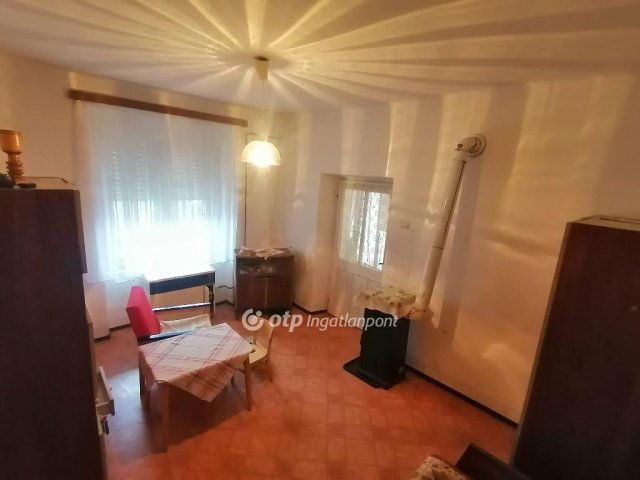 Eladó családi ház, Kiskőrösön 25 M Ft, 2 szobás