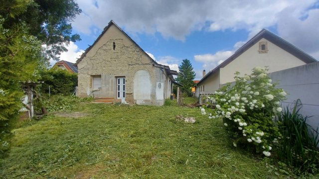 Eladó családi ház, Szigetbecsén 18.2 M Ft, 3 szobás