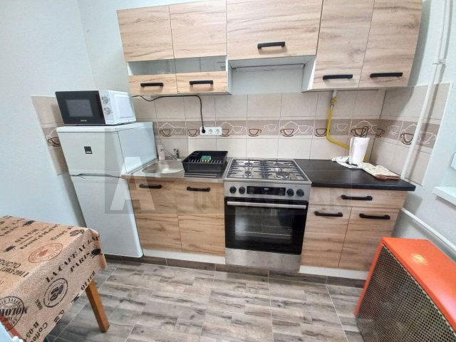 Kiadó téglalakás, albérlet, Szegeden 180 E Ft / hó, 2 szobás