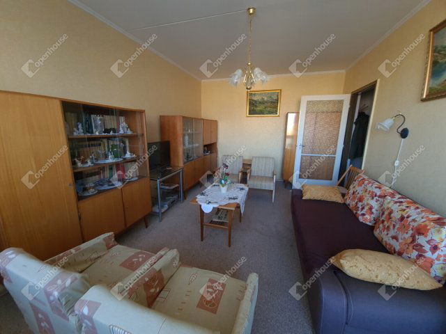 Eladó panellakás, Mosonmagyaróváron 42.99 M Ft, 3 szobás
