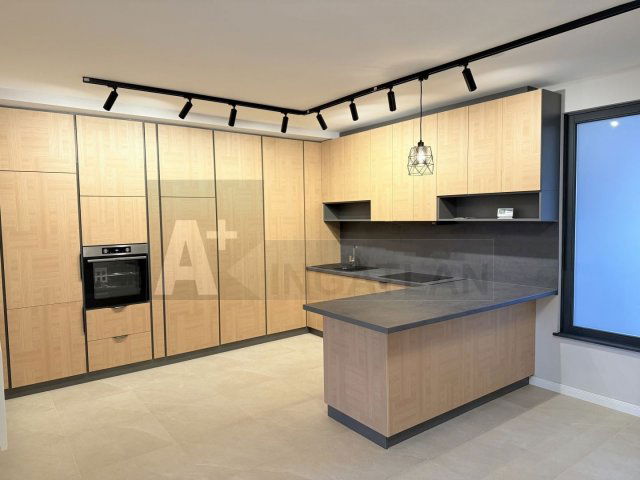 Eladó téglalakás, Szegeden 85 M Ft, 3 szobás