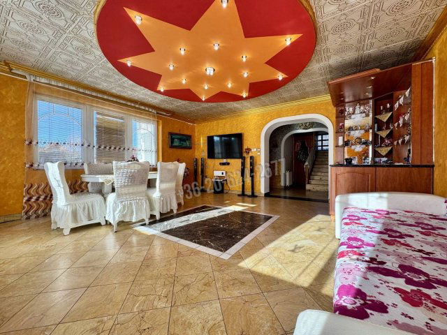 Eladó családi ház, Szügyön 69.9 M Ft, 5 szobás