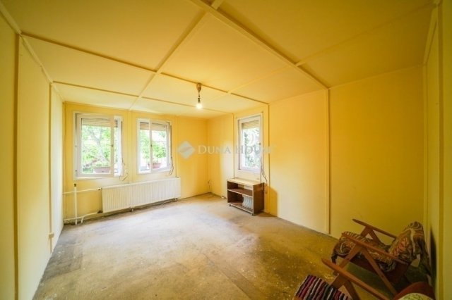 Eladó családi ház, Vecsésen 95 M Ft, 4 szobás