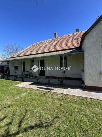Eladó családi ház, Lázin 25.9 M Ft, 2 szobás