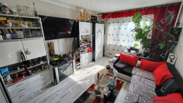 Eladó panellakás, Miskolcon 29.99 M Ft, 3 szobás