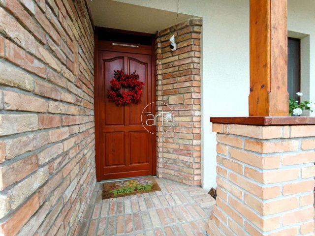 Eladó családi ház, Szegeden 204.99 M Ft, 6 szobás