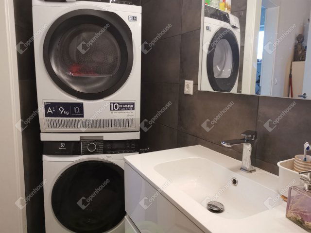 Eladó téglalakás, Nagykanizsán 59.9 M Ft, 4 szobás