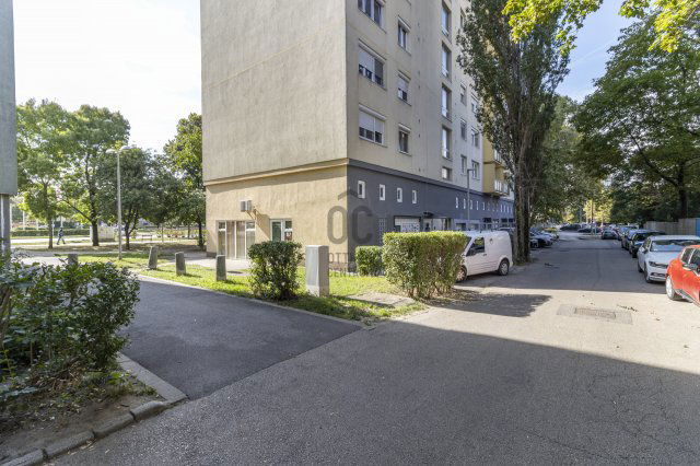 Eladó üzlethelyiség, Székesfehérvárott 37.2 M Ft