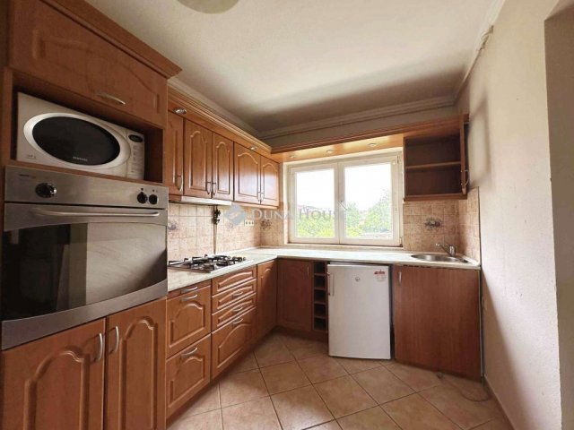 Kiadó téglalakás, albérlet, Balatonfüreden 200 E Ft / hó