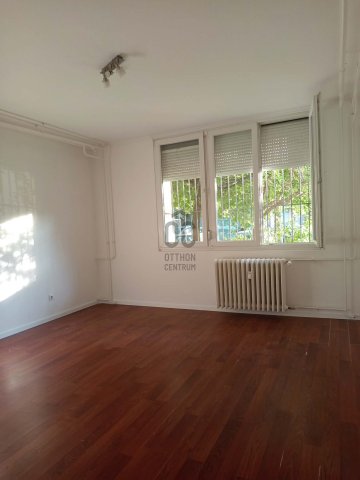 Eladó téglalakás, Tatabányán 28.9 M Ft, 1 szobás