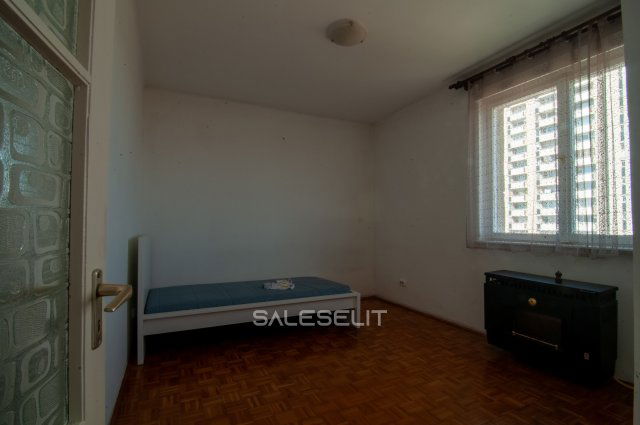 Kiadó téglalakás, albérlet, Debrecenben 180 E Ft / hó