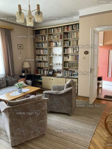 Eladó családi ház, Szentendrén 149.9 M Ft, 4 szobás