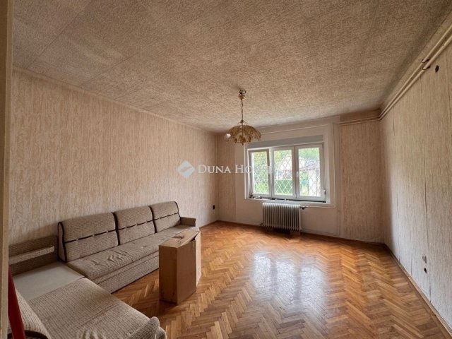 Eladó családi ház, Budapesten, III. kerületben 140 M Ft