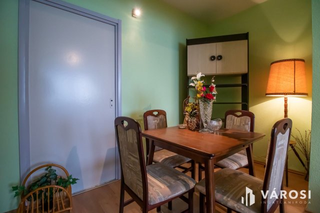 Eladó panellakás, Székesfehérvárott 56 M Ft, 2 szobás