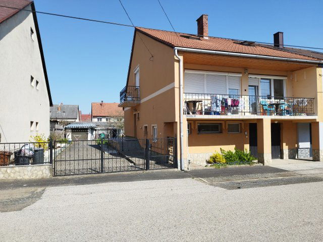Eladó családi ház, Sárváron 75 M Ft, 4+3 szobás