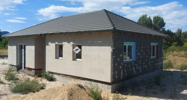 Eladó családi ház, Pócsmegyeren 87.9 M Ft, 4 szobás