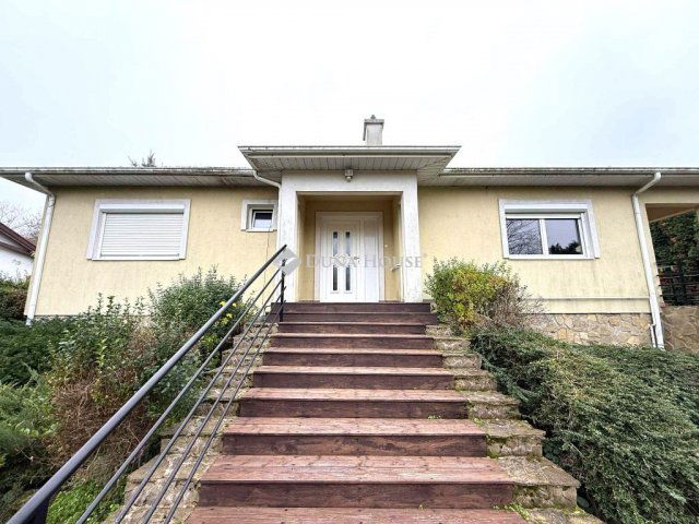 Eladó családi ház, Győrújbaráton 119.99 M Ft, 4 szobás