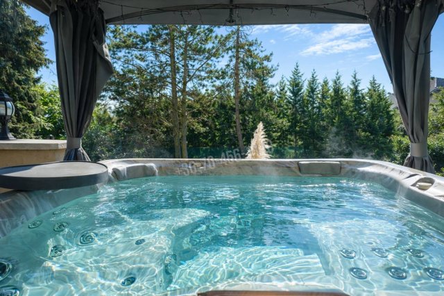 Eladó családi ház, Budaörsön 429 M Ft, 5+1 szobás