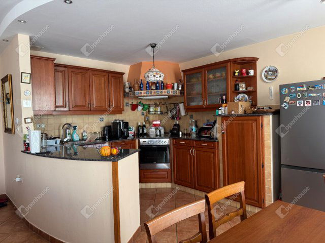 Eladó családi ház, Sárváron 119.5 M Ft, 4 szobás