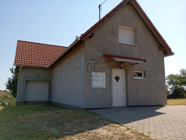 Eladó családi ház, Szekszárdon 117 M Ft, 4 szobás