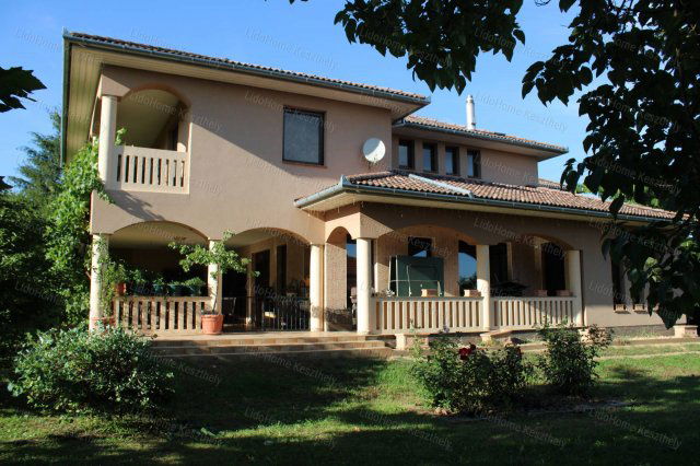 Eladó családi ház, Nagyrécsén 170 M Ft, 5 szobás