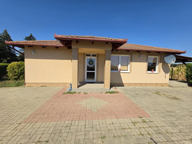 Eladó családi ház, Vásárosbécen 39.99 M Ft, 3 szobás