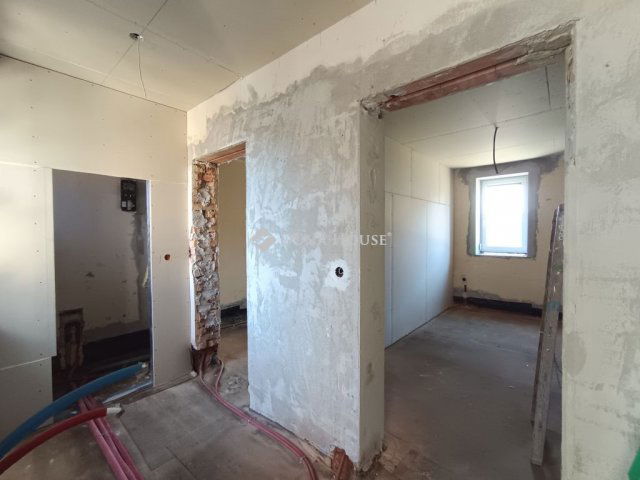 Eladó családi ház, Hegykőn 96 M Ft, 6 szobás