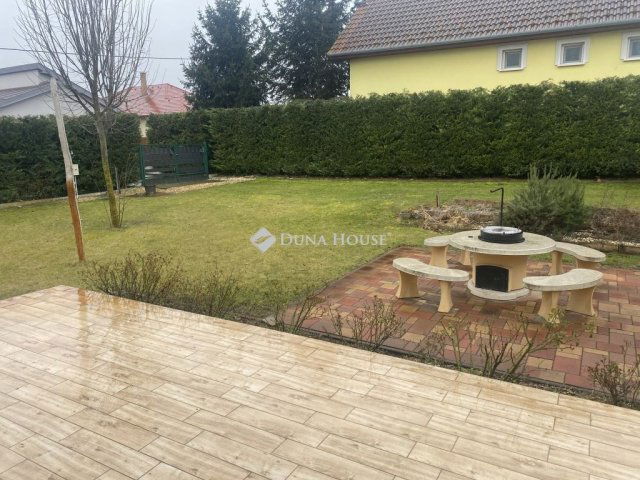 Kiadó családi ház, albérlet, Kecskeméten 600 E Ft / hó