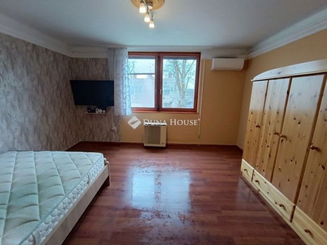 Eladó téglalakás, Kecskeméten 34.9 M Ft, 1 szobás