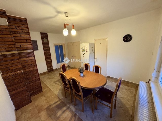 Eladó családi ház, Kesztölcön 75 M Ft, 3 szobás