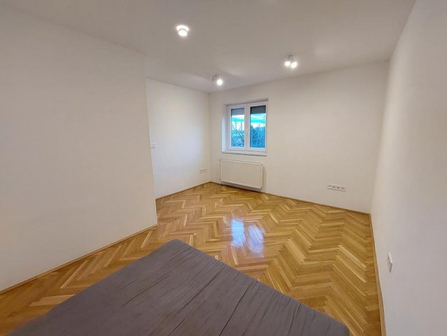 Kiadó téglalakás, albérlet, IV. kerületben, Széchenyi téren