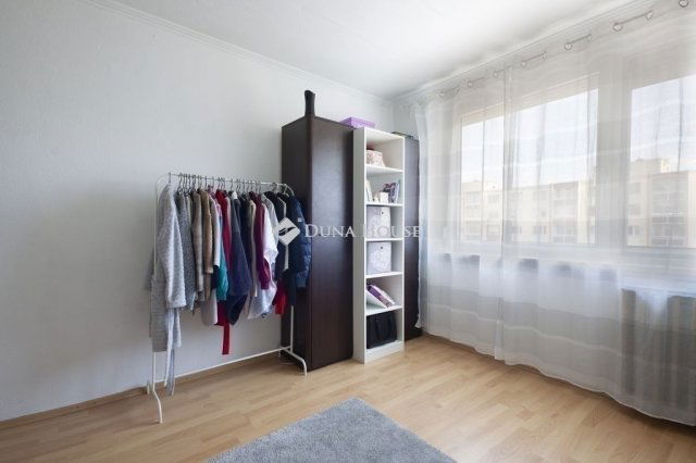 Eladó panellakás, Budapesten, X. kerületben 77 M Ft, 3 szobás