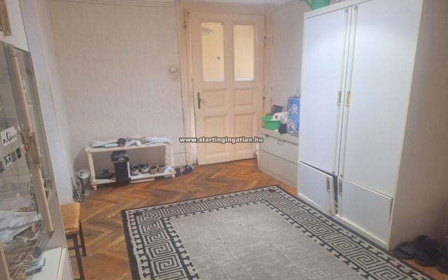 Eladó téglalakás, Budapesten, VIII. kerületben, Dugonics utcában
