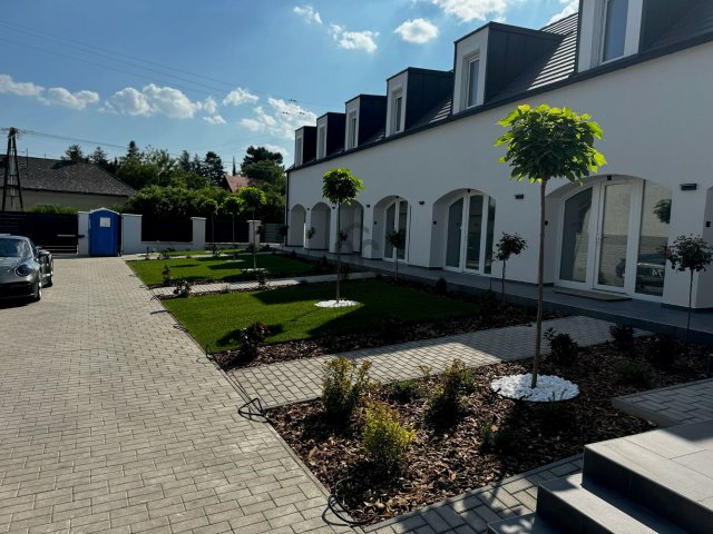 Eladó családi ház, Balatonkenesén 610 M Ft, 22 szobás