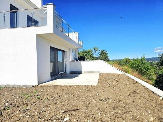 Eladó ikerház, Pécsett 134.9 M Ft, 4 szobás