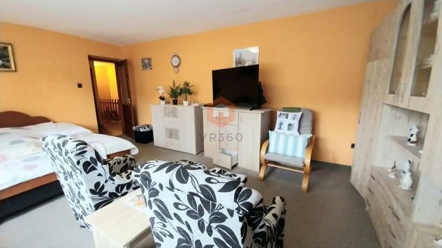 Eladó családi ház, Pécsett 70 M Ft, 2+1 szobás