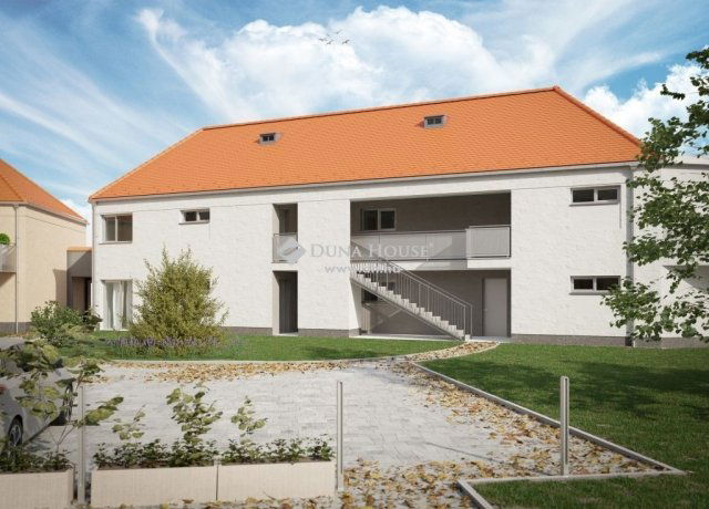 Eladó téglalakás, Siklóson 49.7 M Ft, 2+1 szobás