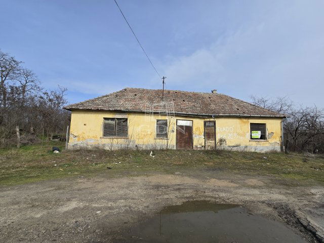 Eladó mezogazdasagi ingatlan, Baján 7.9 M Ft, 2 szobás