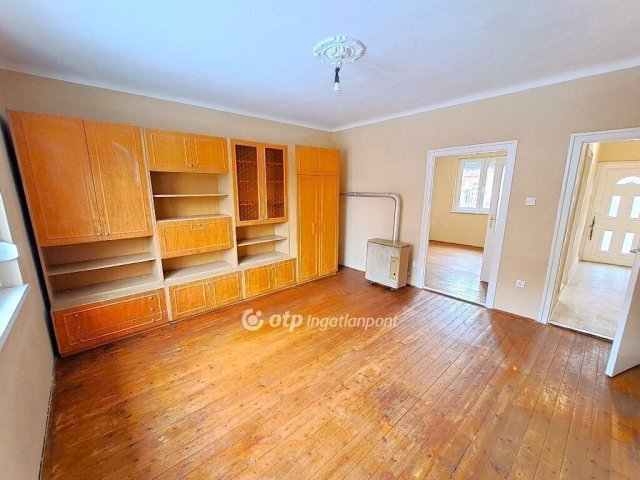 Eladó családi ház, Kecskeméten 49.9 M Ft, 2 szobás