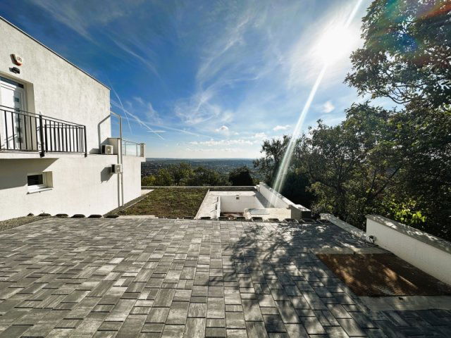 Eladó családi ház, Pécsett 149.9 M Ft, 4 szobás