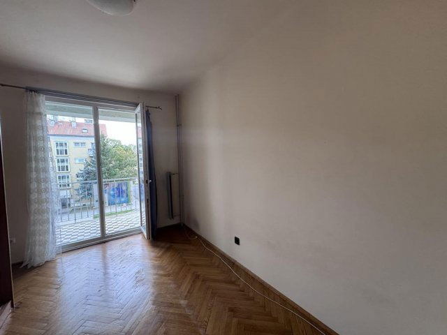 Eladó téglalakás, Pécsett 52.5 M Ft, 3 szobás