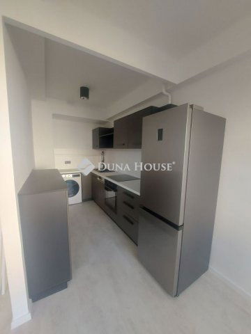 Eladó téglalakás, Pécsett 64.99 M Ft, 2 szobás