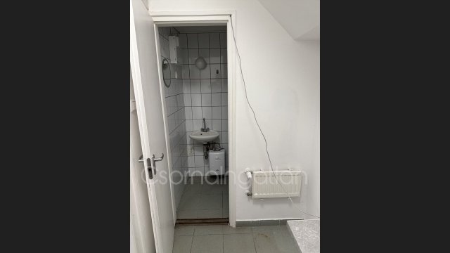 Kiadó üzlethelyiség, Csornán 80 E Ft / hó