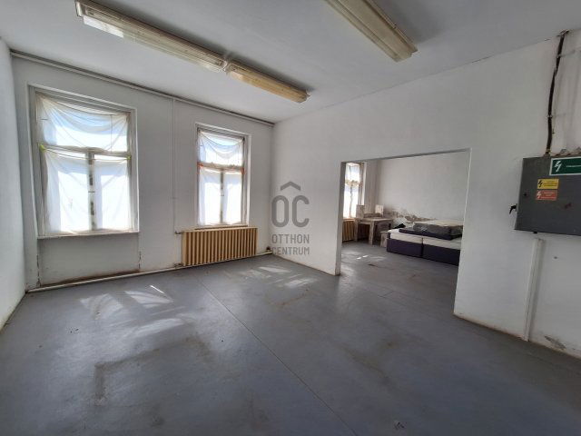 Eladó családi ház, Gyönkön 10.9 M Ft, 10 szobás