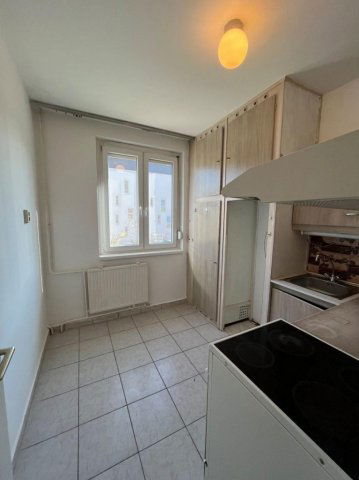 Eladó panellakás, Debrecenben 58.5 M Ft, 1+2 szobás