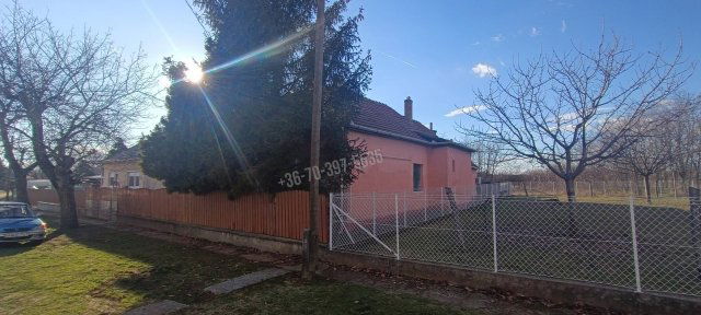 Eladó családi ház, Karácsondon 17.9 M Ft, 3 szobás