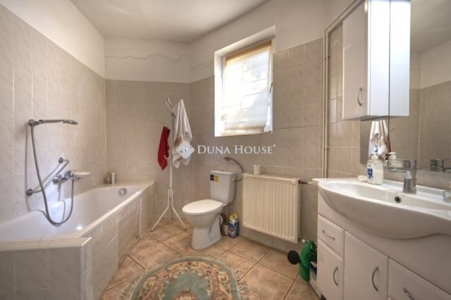 Eladó téglalakás, Budapesten, II. kerületben 162.2 M Ft