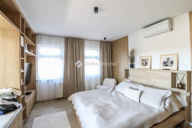 Eladó családi ház, Bogádon 145 M Ft, 4 szobás