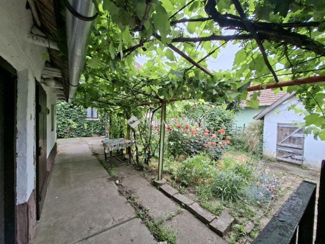 Eladó családi ház, Csorváson 13.5 M Ft, 2 szobás